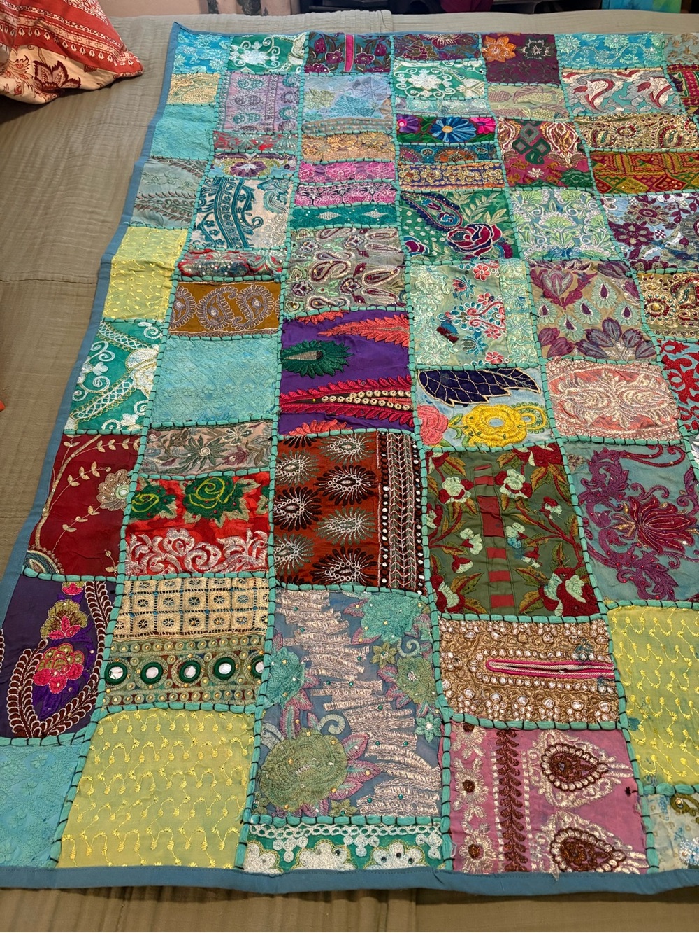 Hand Beaded Patchwork Wall Hanging 50x60 New without Tags - Picture 14 of 15
